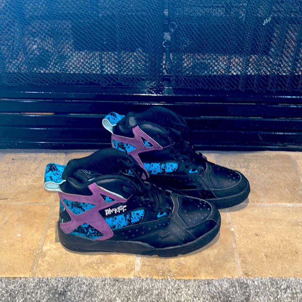 Reebok pump blacktop